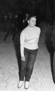 Annie  la patinoire St Didier  Paris